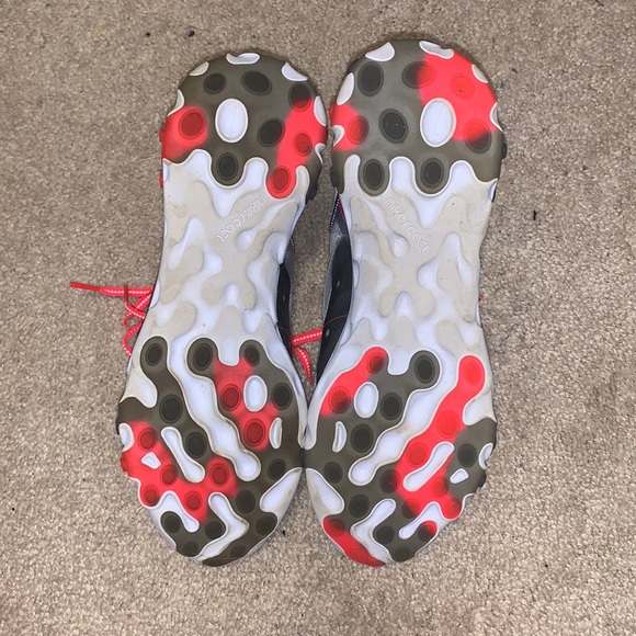 Nike shoes - Picture 4 of 5